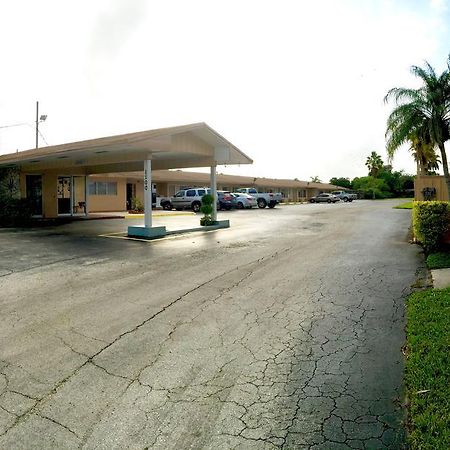 Coral Roc Motel Флорида Сити Екстериор снимка